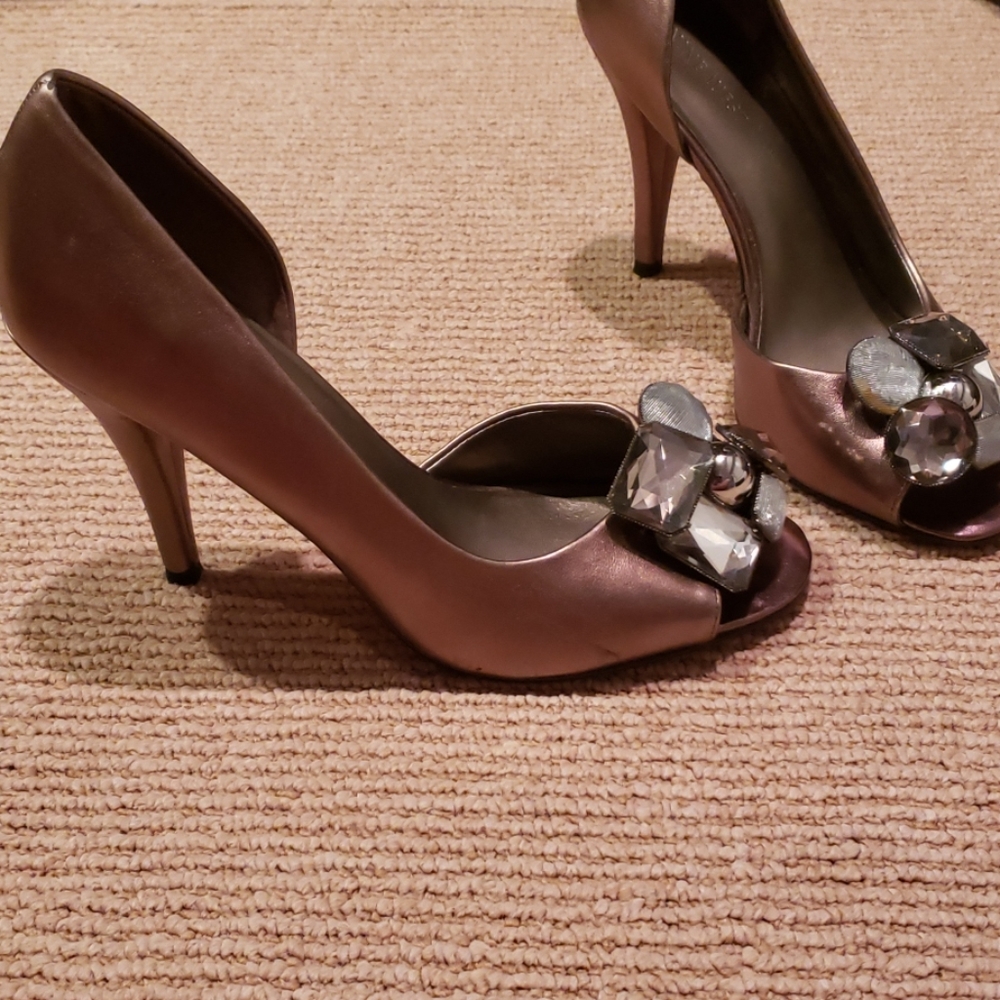Heels - Picture 3 of 4